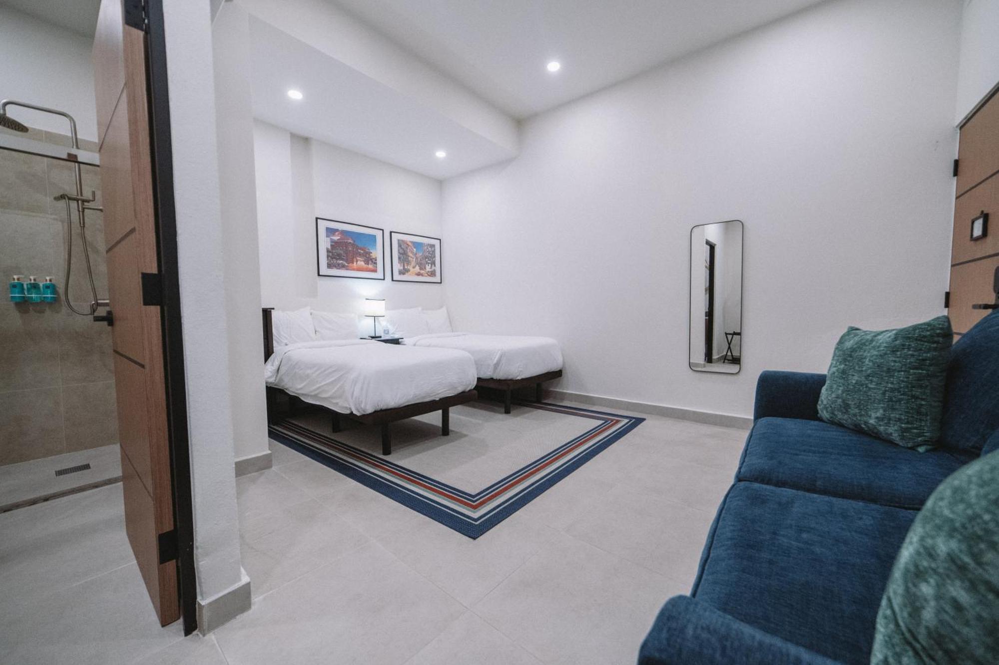 Hotel The Looking Glass