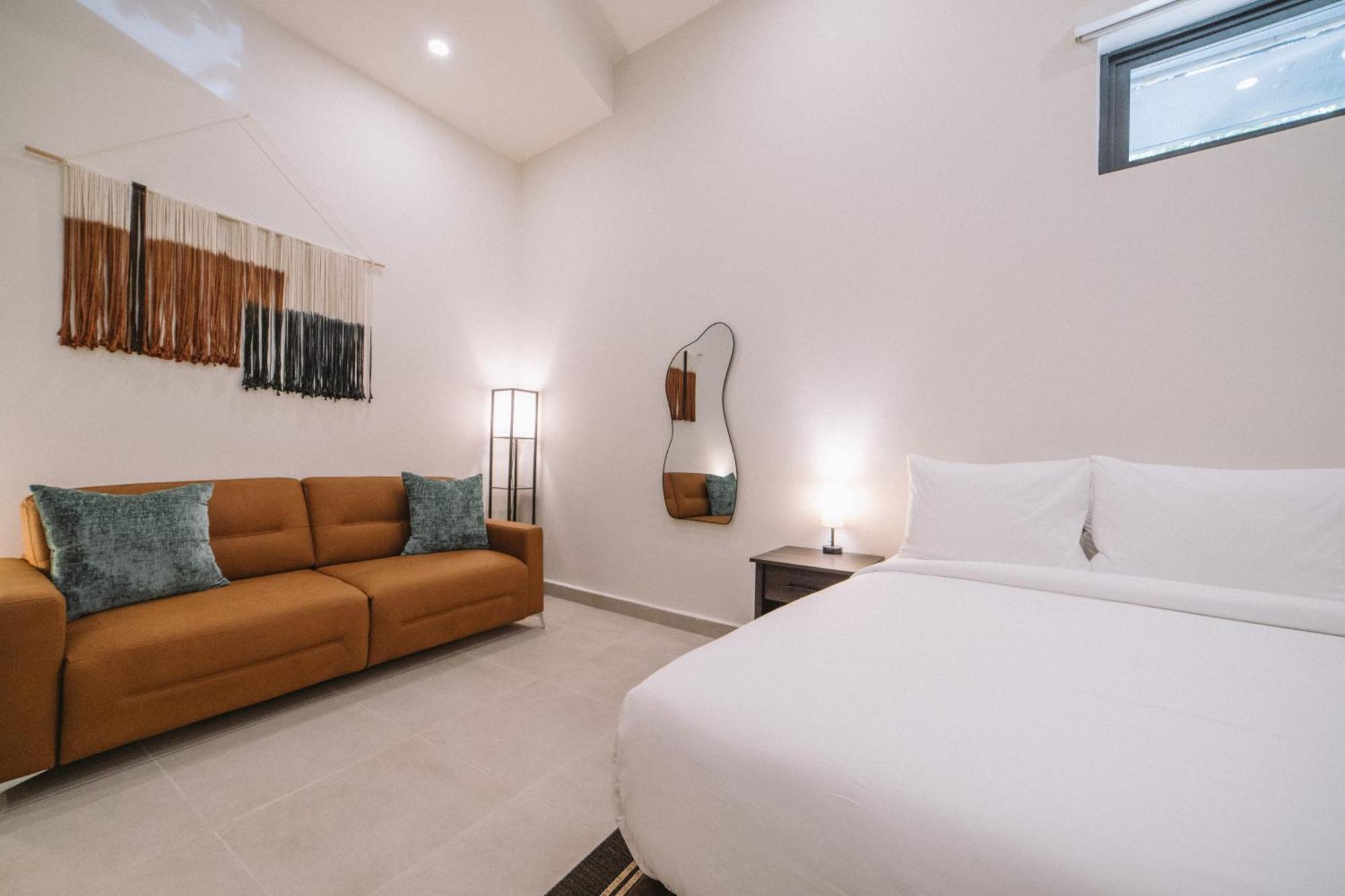 Hotel The Looking Glass 3*